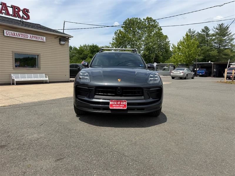 Used 2025 Porsche Macan Turbo AWD/4WD image 32