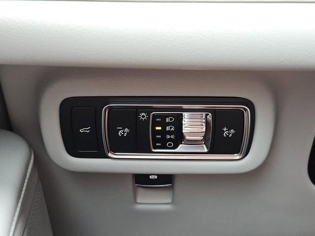 New 2026 Lincoln Nautilus Premier AWD/4WD image 16