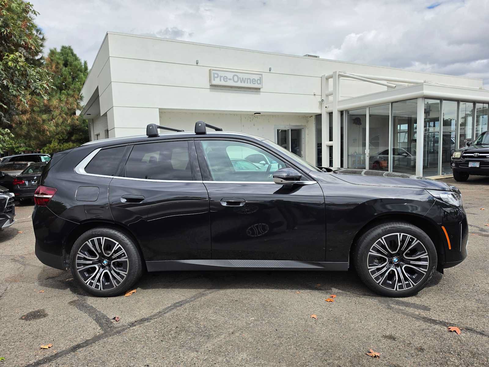 Used 2025 BMW X3 xDrive30i w/ Premium Package AWD/4WD image 2