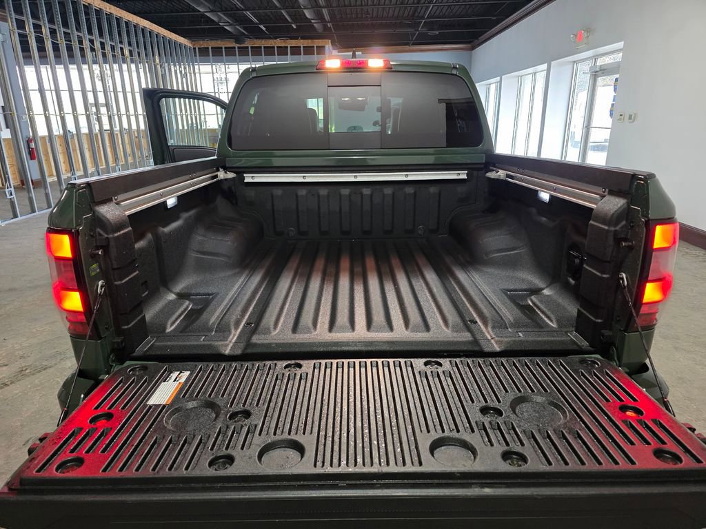 Used 2024 Nissan Frontier SL w/ Technology Package image 29