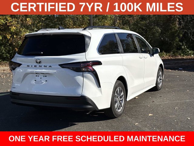 Used 2026 Toyota Sienna LE FWD image 2
