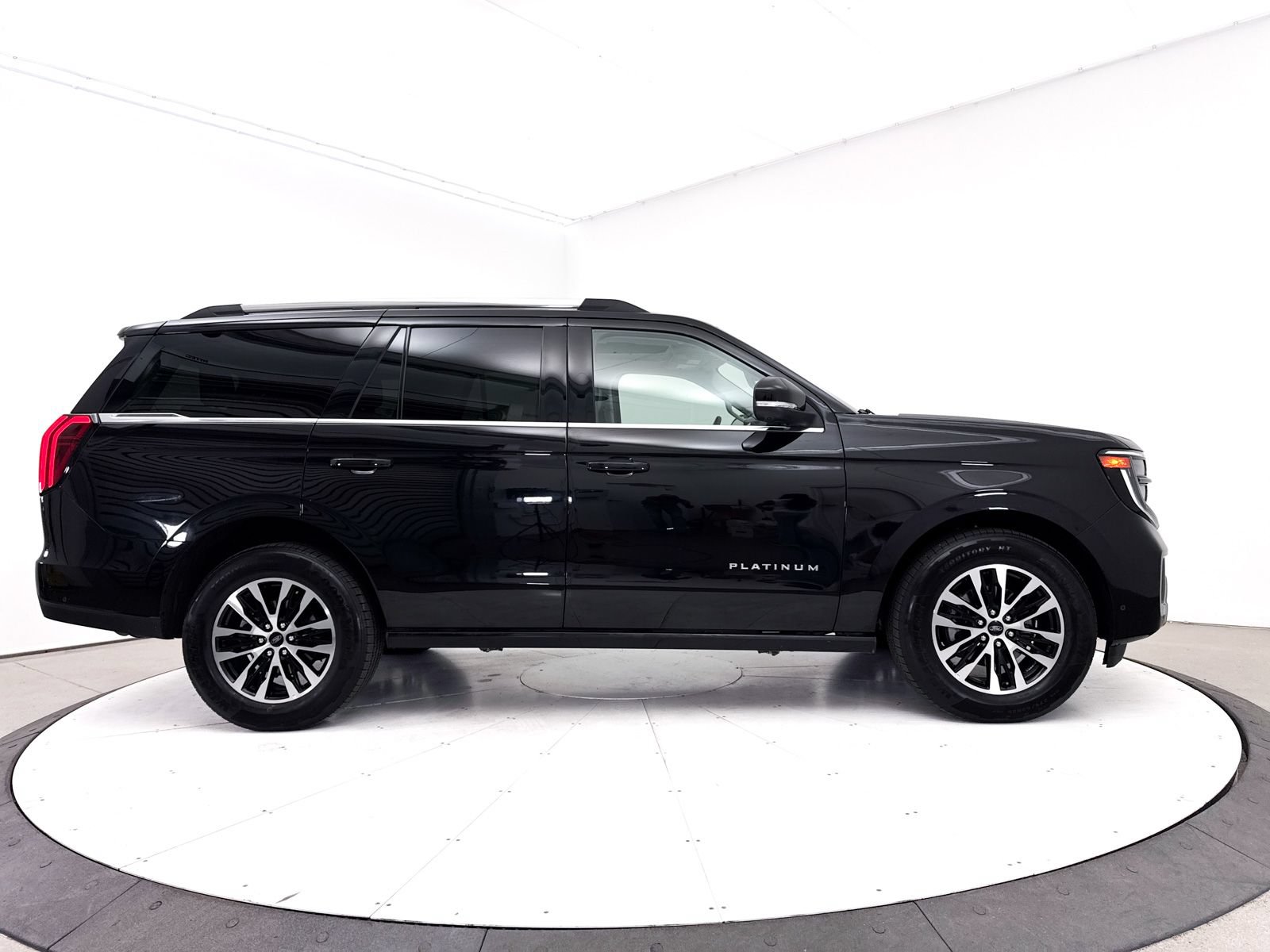 Used 2025 Ford Expedition Platinum AWD/4WD image 46