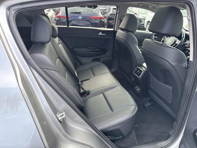 Used 2022 Kia Sportage EX w/ EX Technology Package image 11