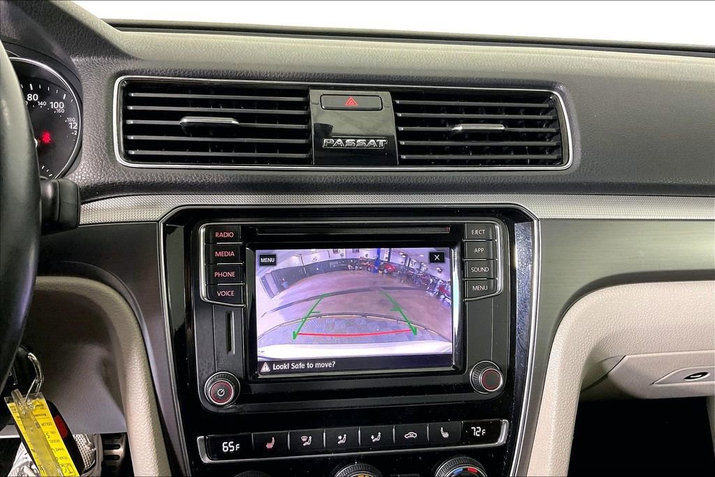 Used 2018 Volkswagen Passat 2.0T R-Line FWD image 29