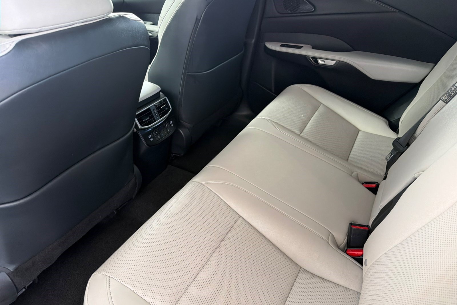 Used 2023 Lexus RX 350 w/ Cold Area Package AWD/4WD image 15
