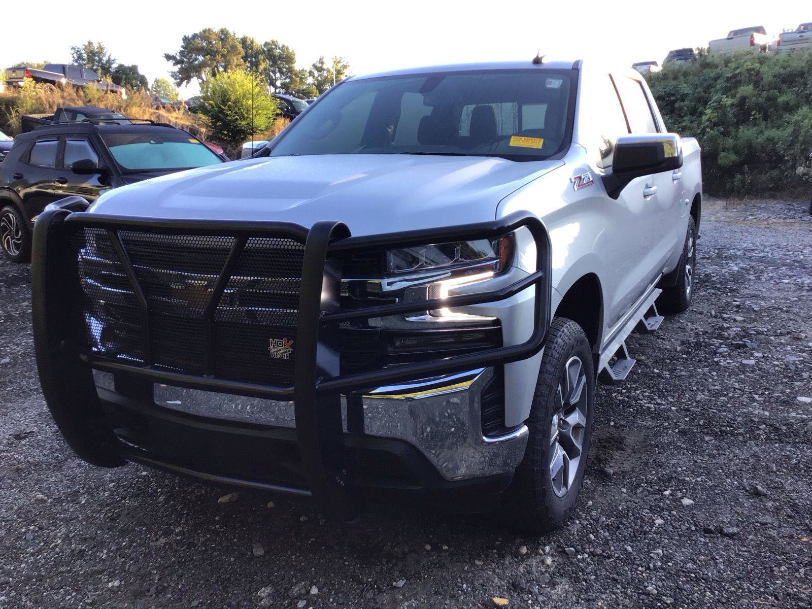 Used 2022 Chevrolet Silverado 1500 LT AWD/4WD image 2