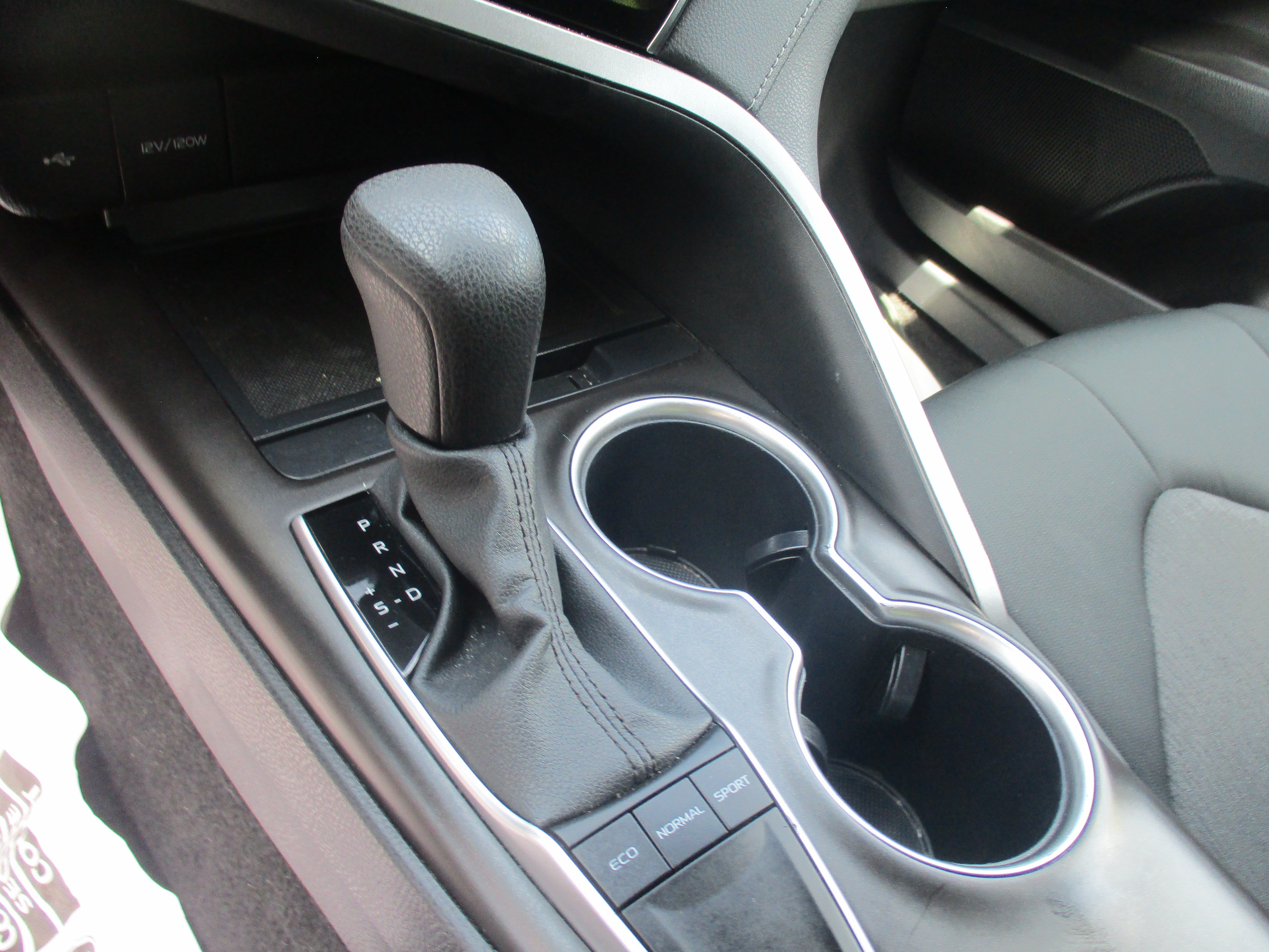 Used 2024 Toyota Camry LE FWD image 14