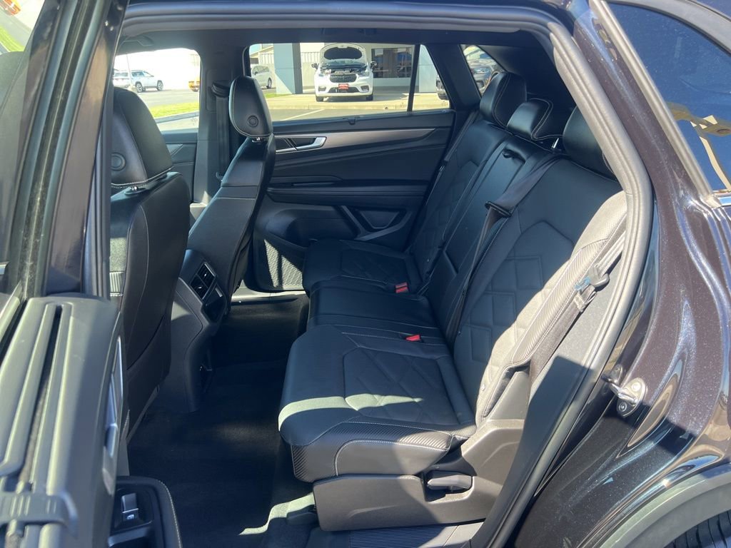 Used 2025 Volkswagen Atlas Cross Sport SE image 24