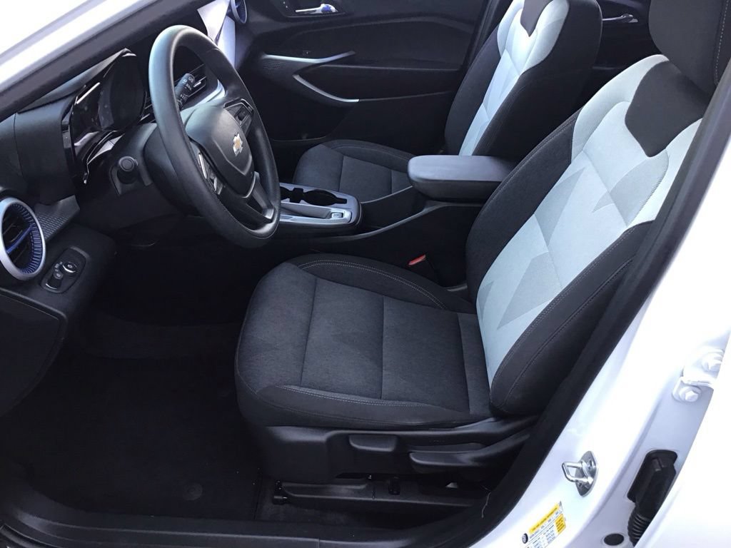 Used 2024 Chevrolet Trax LS w/ LS Convenience Package FWD image 7