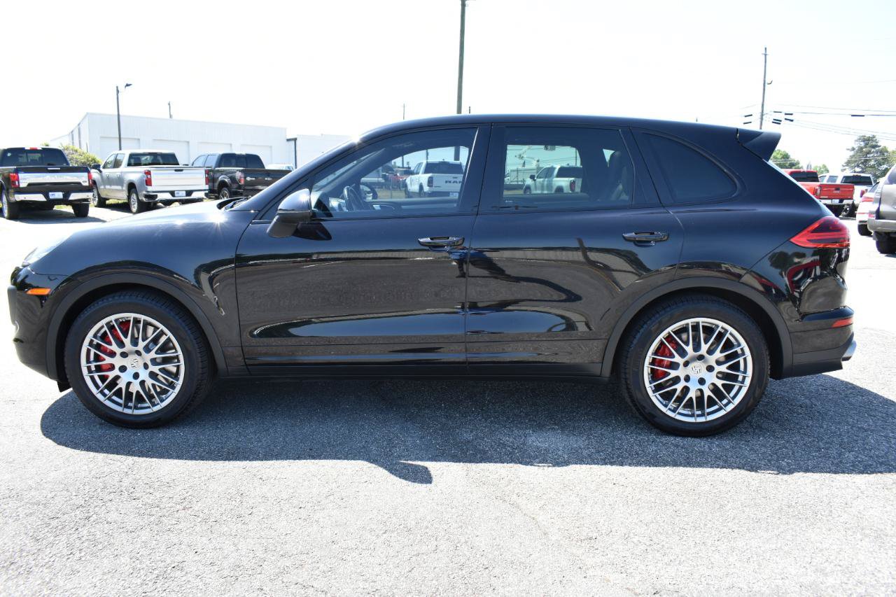 Used 2015 Porsche Cayenne Turbo AWD/4WD image 9