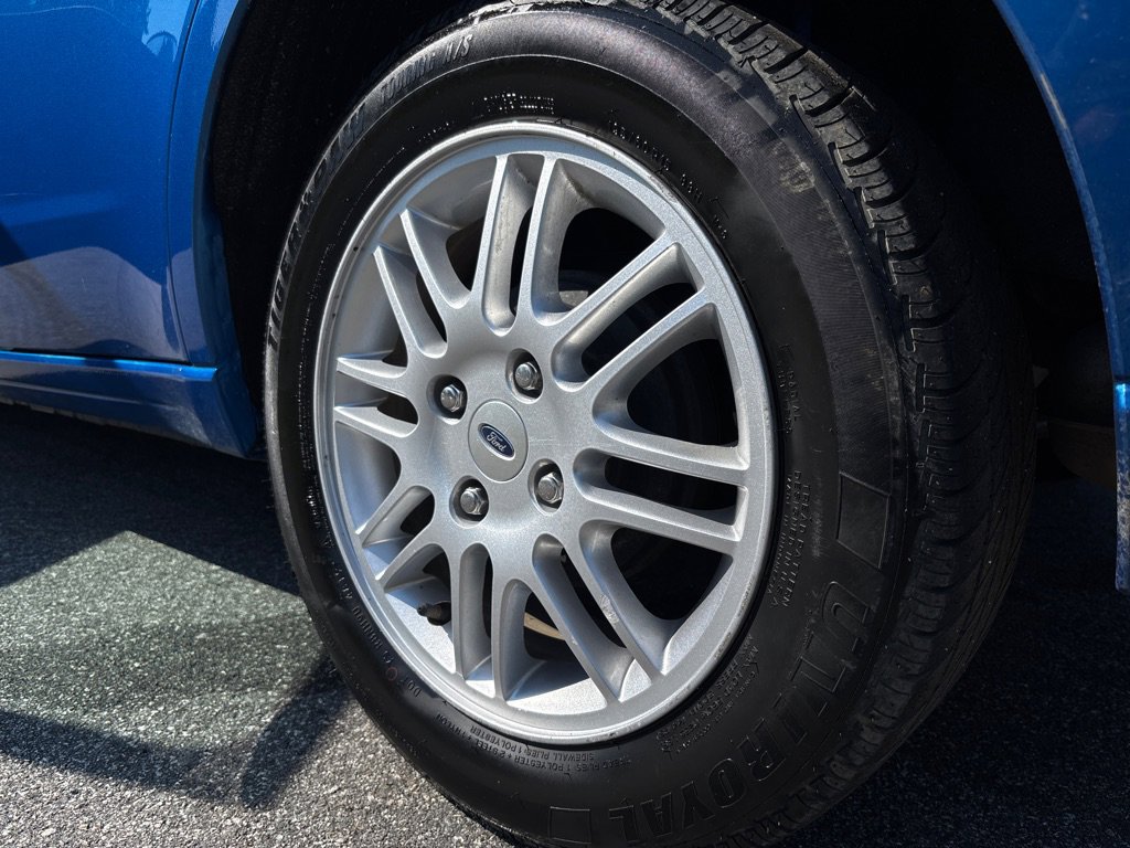 Used 2011 Ford Focus SE FWD image 8