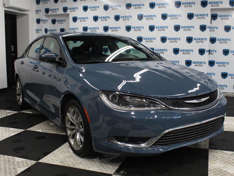 Used 2015 Chrysler 200 S w/ Navigation & Sound Group I FWD image 5