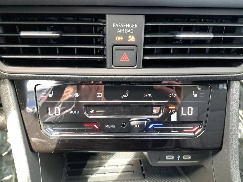 New 2026 Volkswagen Jetta SE FWD image 18