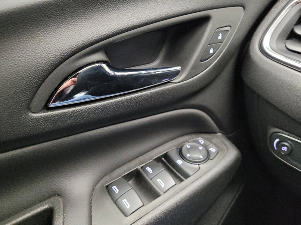 Used 2024 Chevrolet Equinox LT w/ LPO, Floor Liner Package FWD image 27