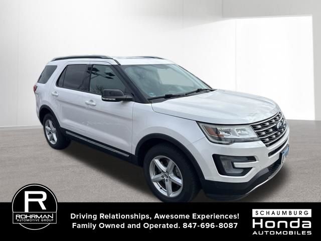 Used 2017 Ford Explorer XLT AWD/4WD image 3