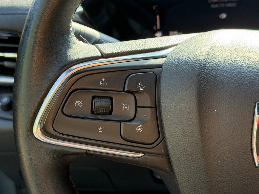 Used 2024 Buick Envista Sport Touring w/ Convenience I Package FWD image 17