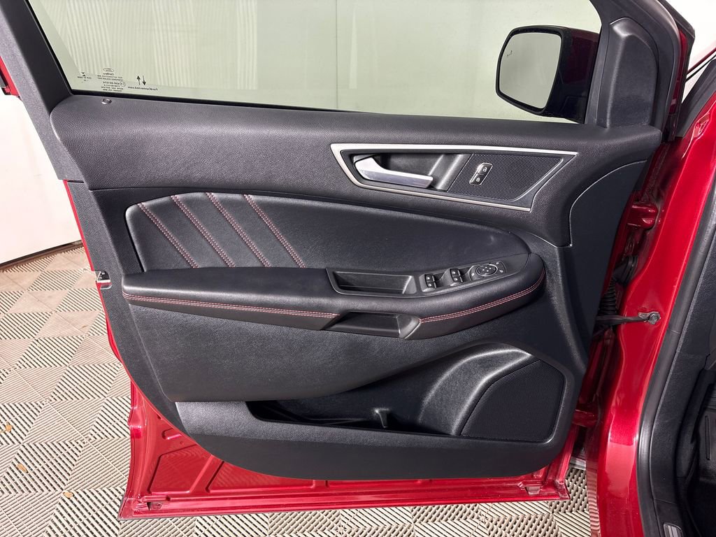 Certified 2022 Ford Edge ST-Line AWD/4WD image 15