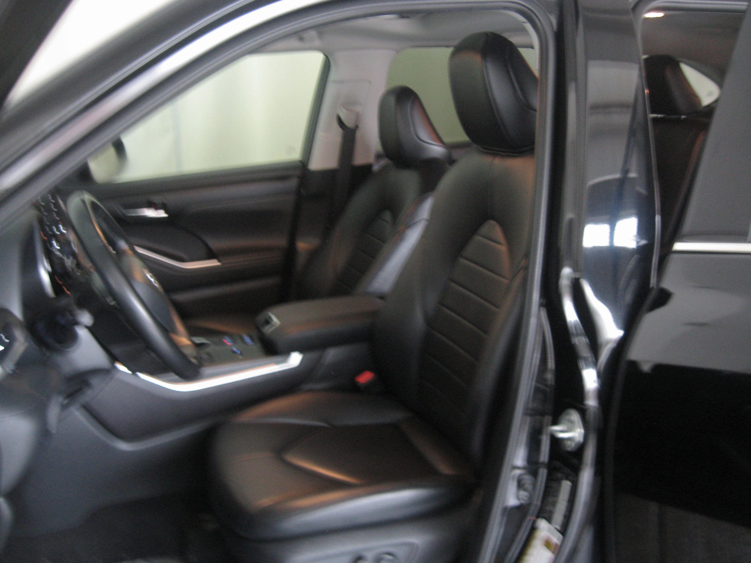 Used 2022 Toyota Highlander XLE image 8