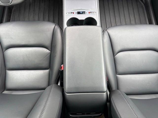 Used 2022 Tesla Model Y Long Range AWD/4WD image 16