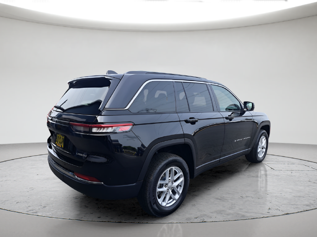 New 2026 Jeep Grand Cherokee Laredo X AWD/4WD image 5