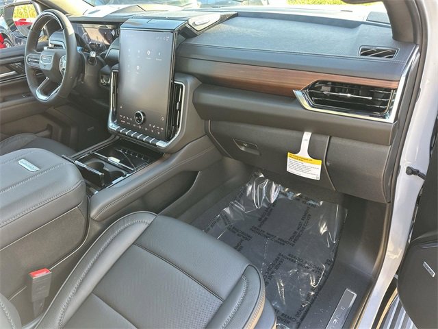 New 2026 GMC Yukon XL Denali w/ Denali Reserve Package image 32