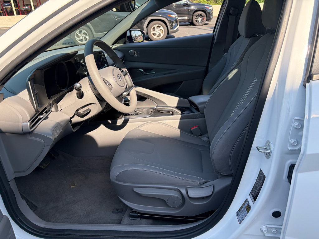Used 2023 Hyundai Elantra SEL FWD image 21