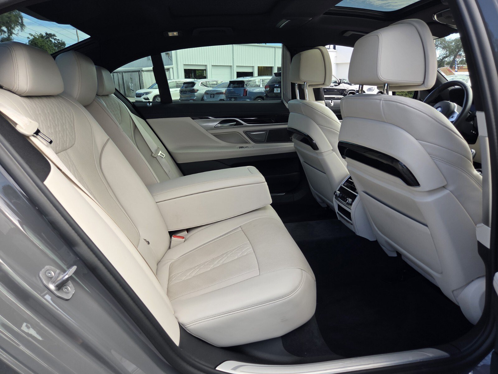 Used 2022 BMW 745e xDrive w/ M Sport Package AWD/4WD image 16