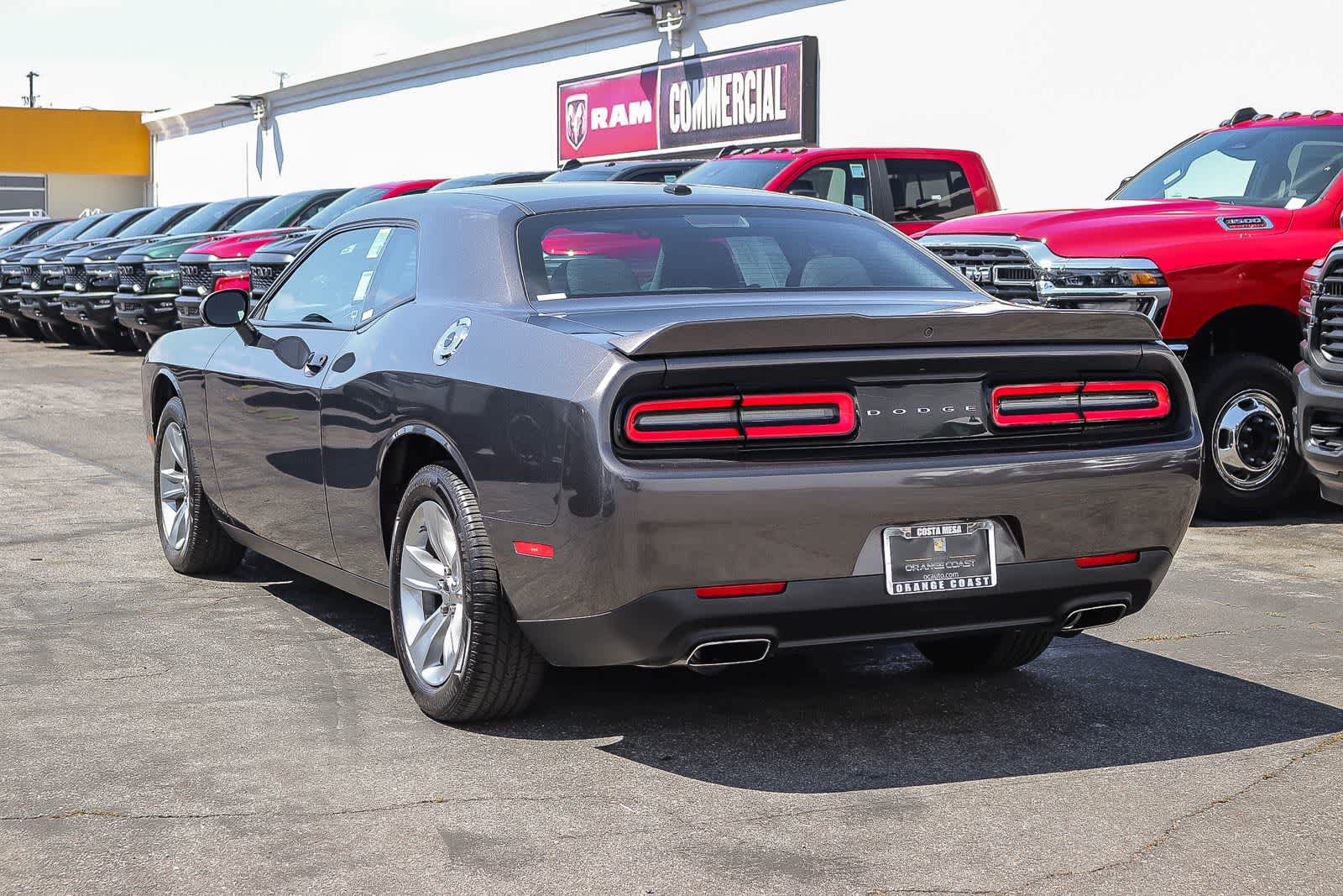 Used 2022 Dodge Challenger SXT RWD image 5