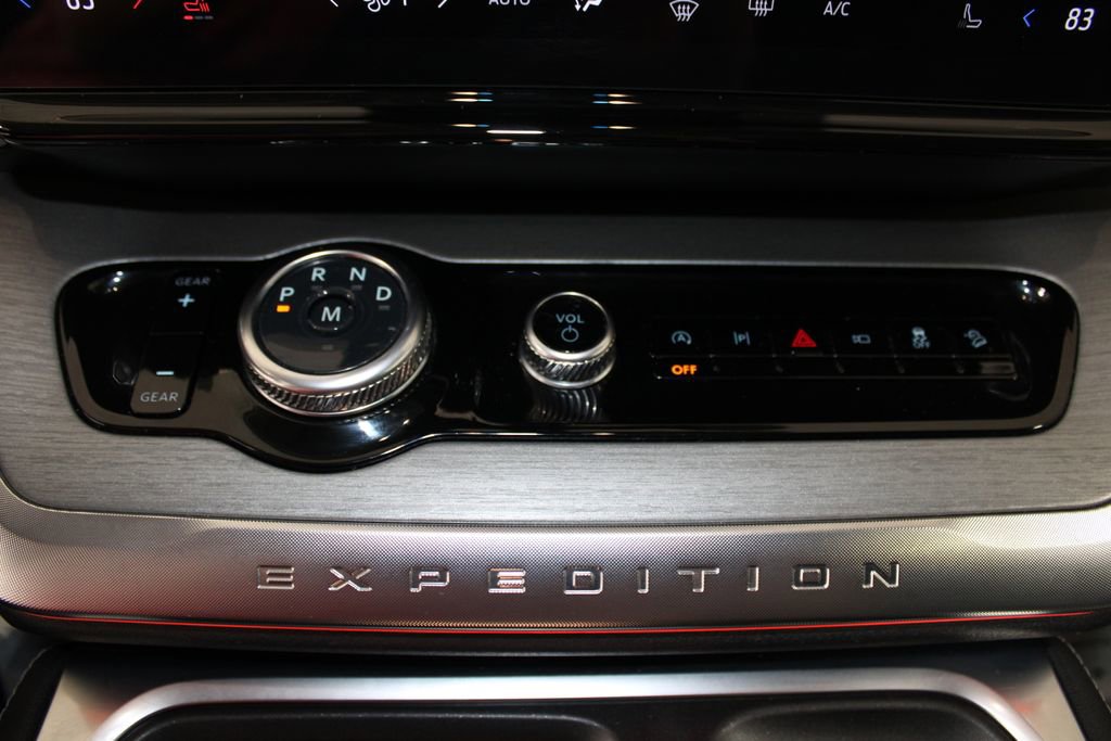 Used 2025 Ford Expedition Platinum image 58