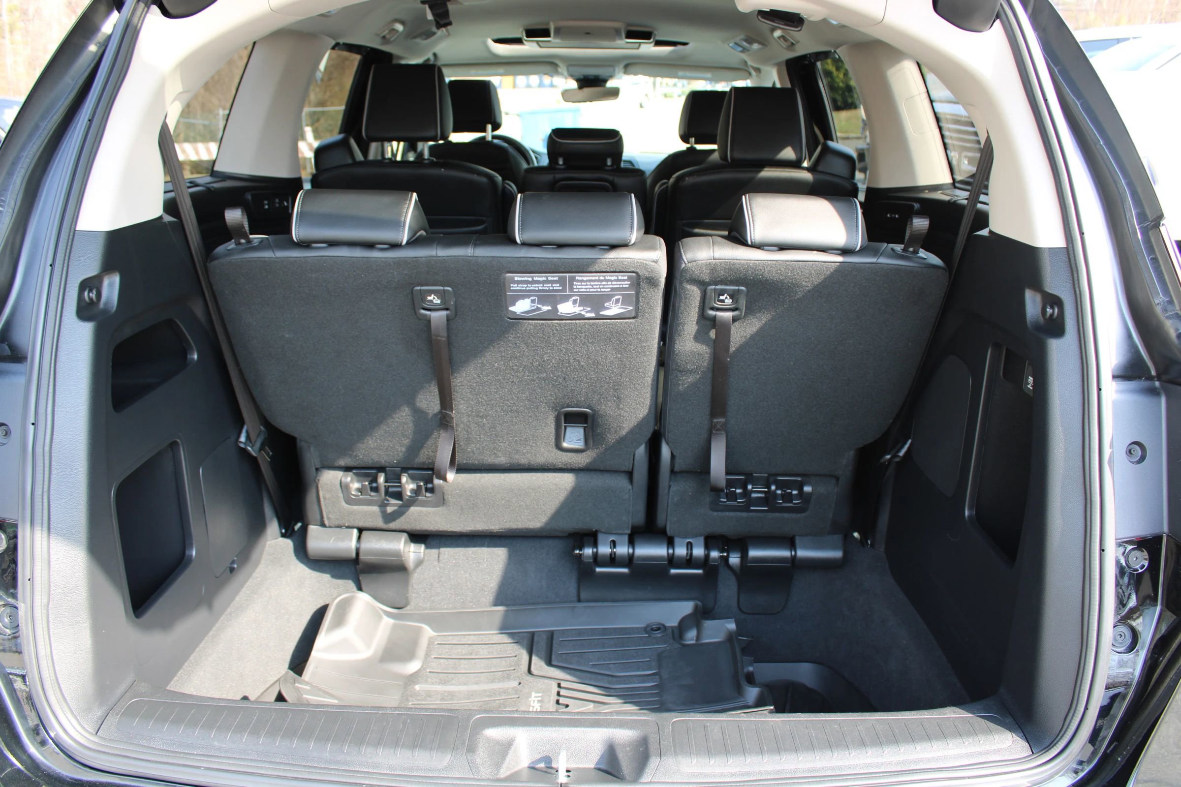 Used 2025 Honda Odyssey Elite image 25