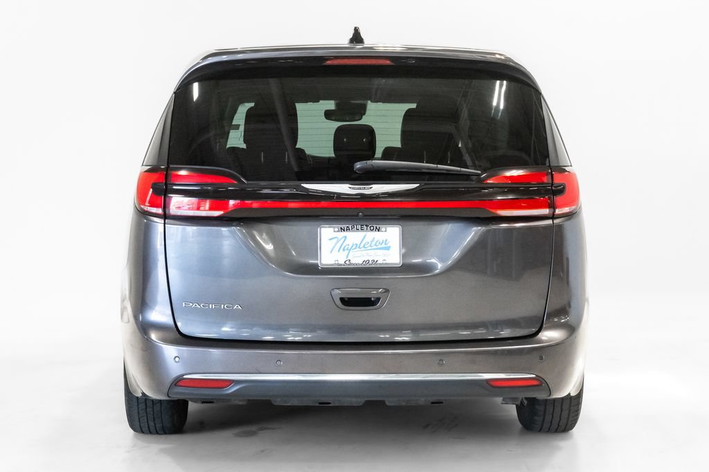 Used 2023 Chrysler Pacifica Touring-L FWD image 27