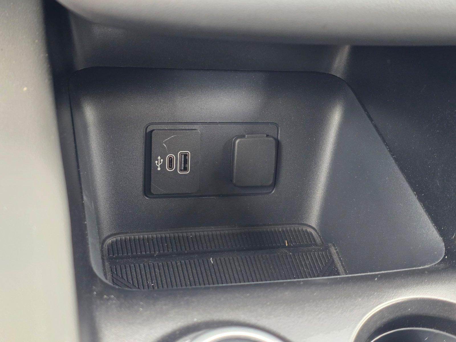Used 2026 Ford Explorer Active RWD image 21