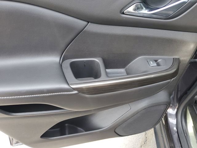 Used 2019 GMC Acadia SLT FWD image 16