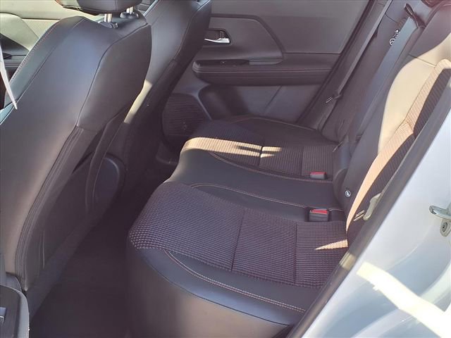 Used 2025 Nissan Kicks SR image 13