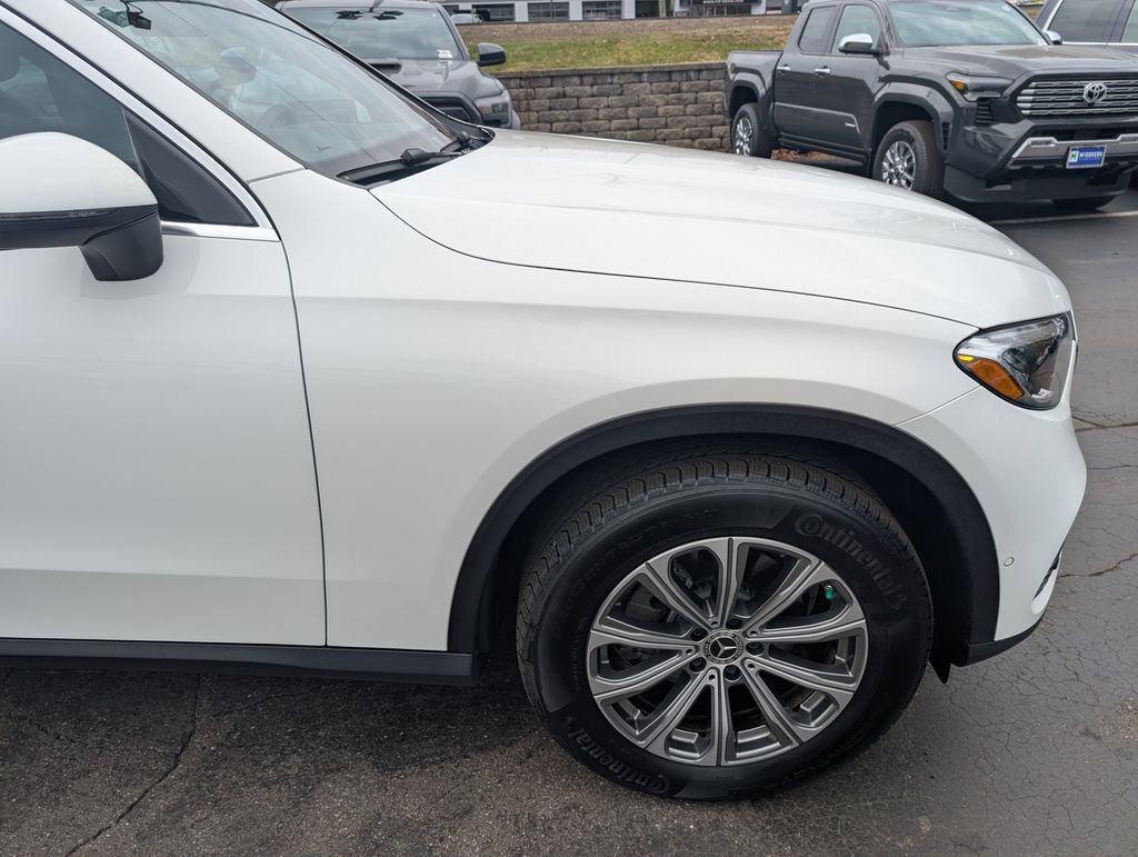 Used 2025 Mercedes-Benz GLC 300 4MATIC image 10