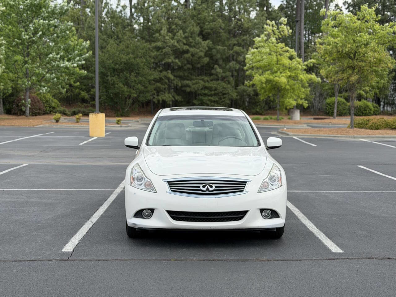 Used 2015 INFINITI Q40 AWD w/ Navigation Package image 2