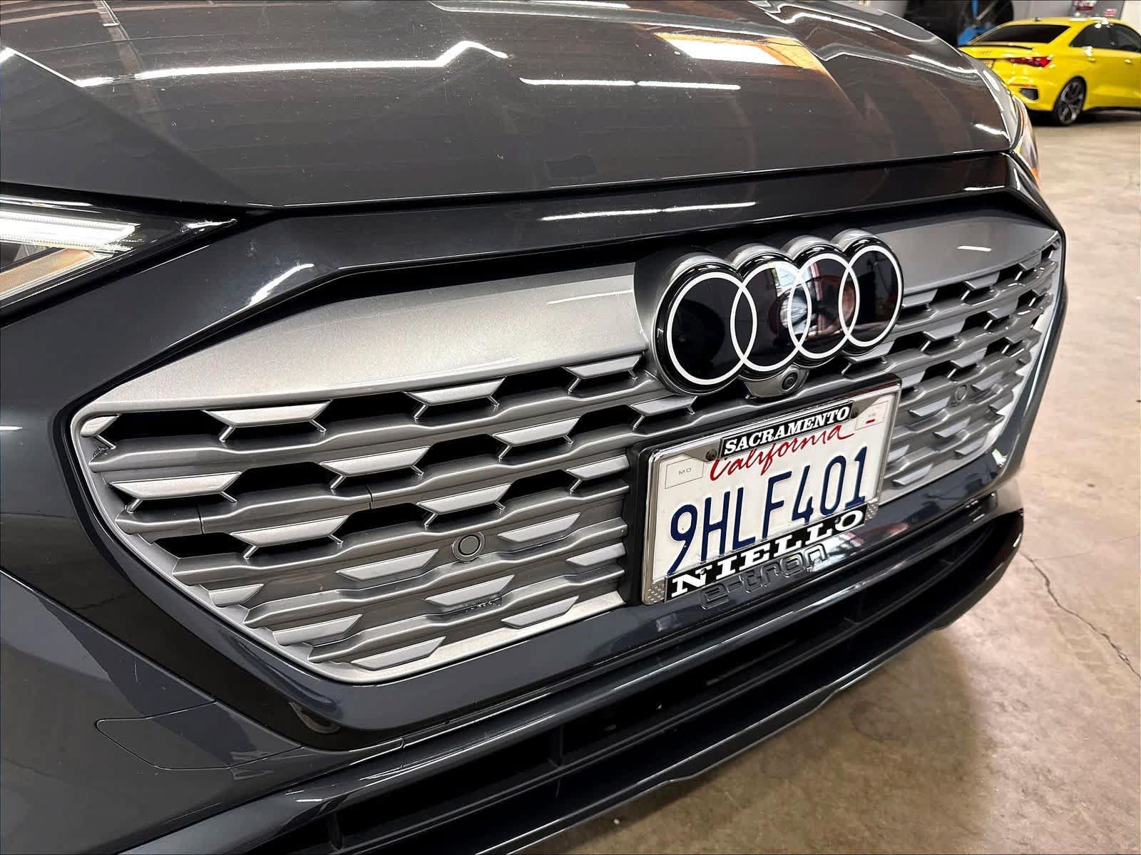 Used 2024 Audi Q8 e-tron Premium Plus w/ Premium Plus Package AWD/4WD image 31