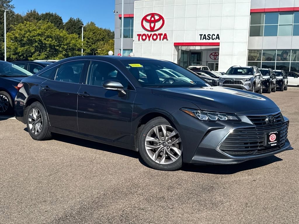 Used 2019 Toyota Avalon XLE w/ Moonroof Package 360° Tour