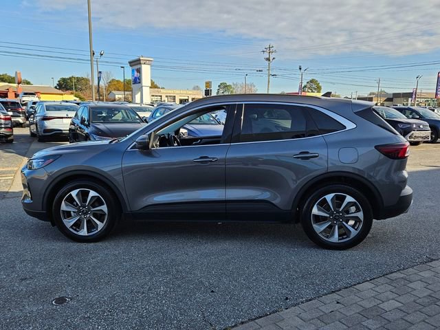 Used 2023 Ford Escape Platinum image 4