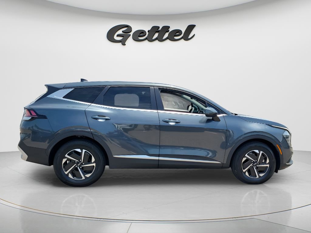 Used 2025 Kia Sportage LX FWD image 5