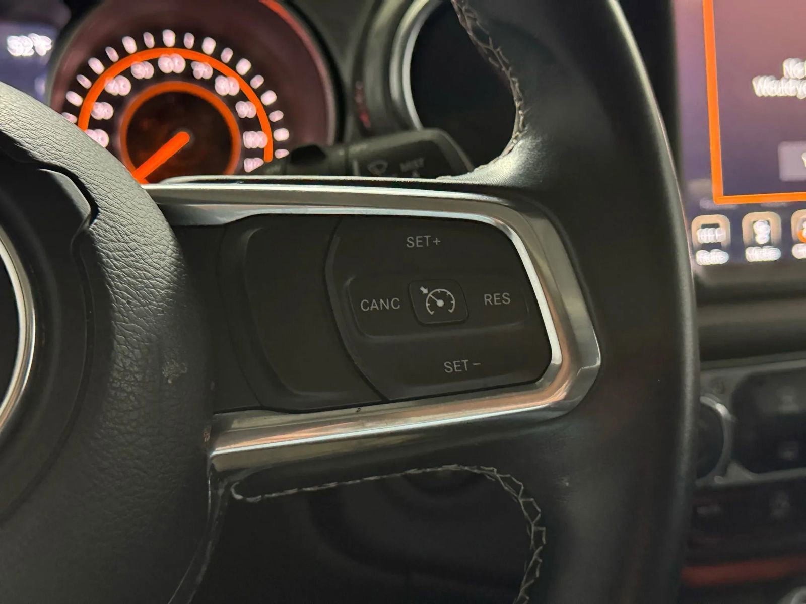 Used 2019 Jeep Wrangler Unlimited Sahara image 25