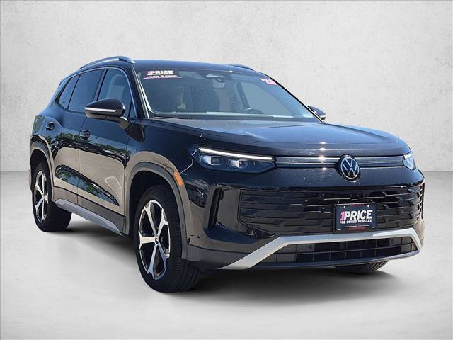 Used 2026 Volkswagen Tiguan SE AWD/4WD image 3