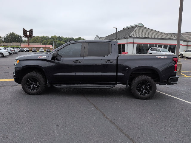 Used 2022 Chevrolet Silverado 1500 LT Trail Boss w/ LPO, Dark Essentials Package AWD/4WD image 4