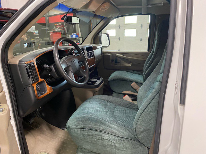 Used 2003 Chevrolet Express 3500 Extended image 13