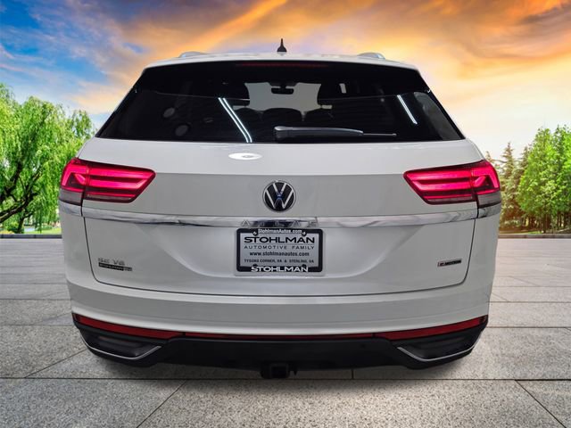 Certified 2022 Volkswagen Atlas Cross Sport SE w/ Panoramic Sunroof Package image 5