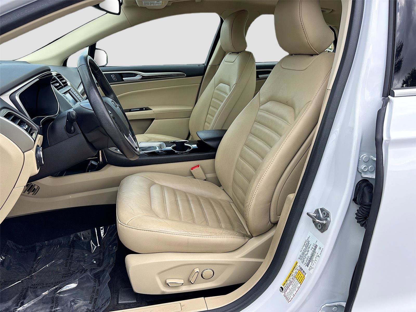 Used 2015 Ford Fusion SE w/ Equipment Group 502A image 20