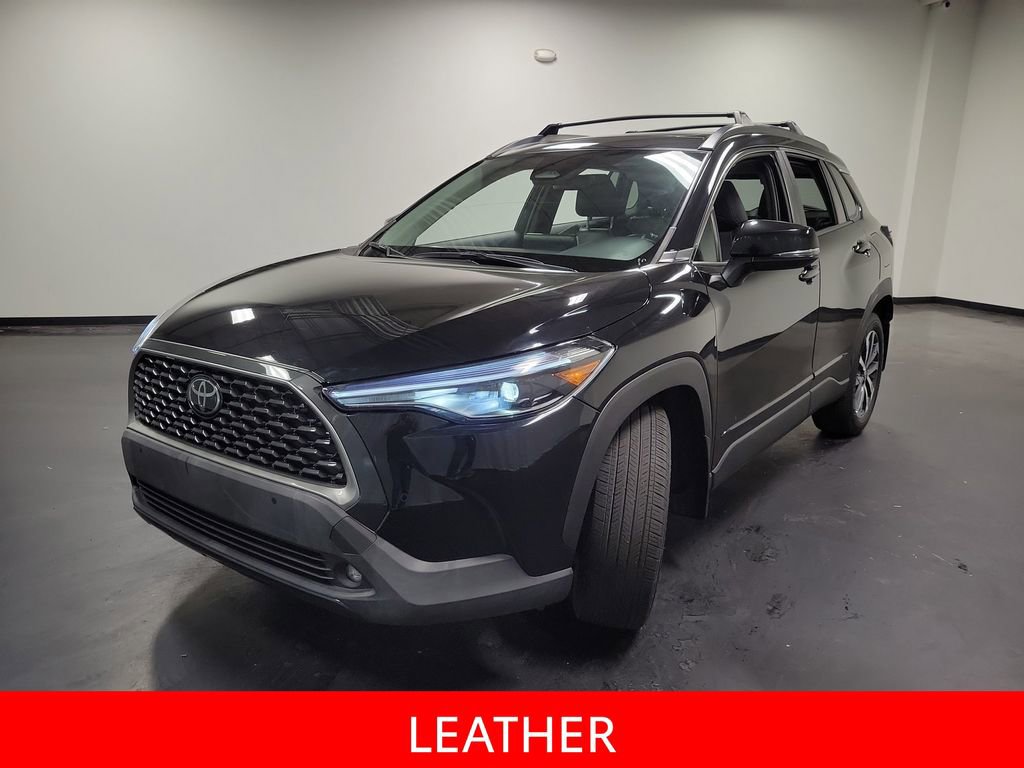 Used 2023 Toyota Corolla Cross XLE w/ Convenience Package image 4