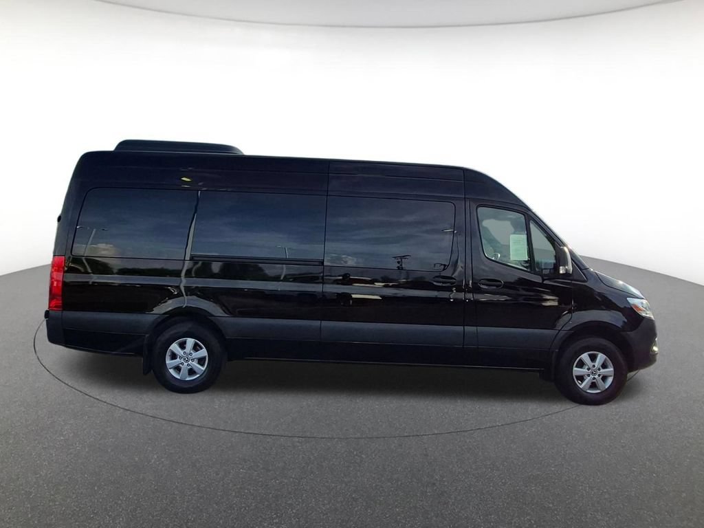 Used 2021 Mercedes-Benz Sprinter 2500 image 4