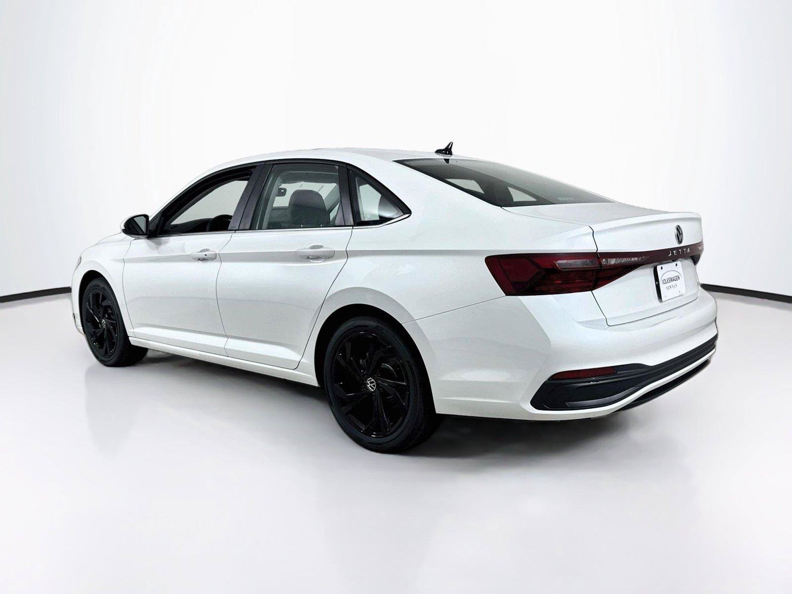 New 2027 Volkswagen Jetta SE FWD image 7