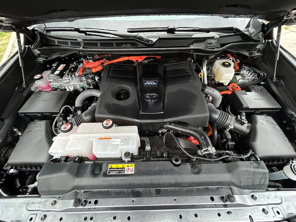 Used 2025 Toyota Sequoia SR5 w/ SR5 Premium Package AWD/4WD image 30